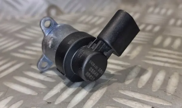 OEM 0928400560 Inspuitpomp Sensor voor BMW image 2