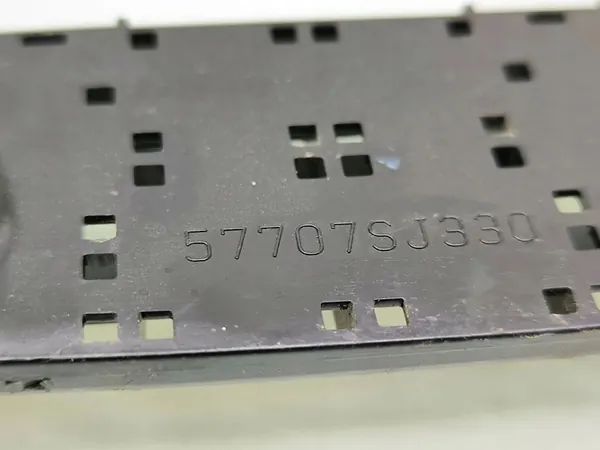 Suporte de para-choque traseiro esquerdo Subaru Forester SK 2024 OEM image 7