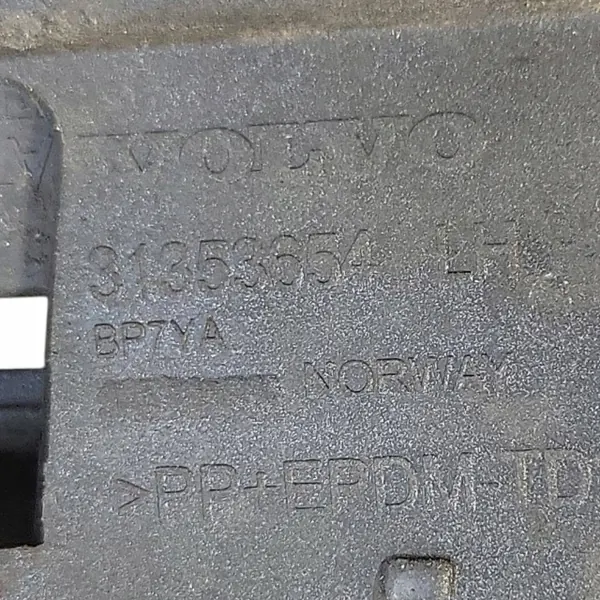 Griglia centrale paraurti VOLVO V60 2013 image 4