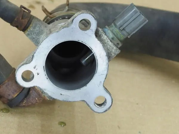 Coude de Durite d'Eau M16A pour Suzuki Vitara Liana 1.6 image 8