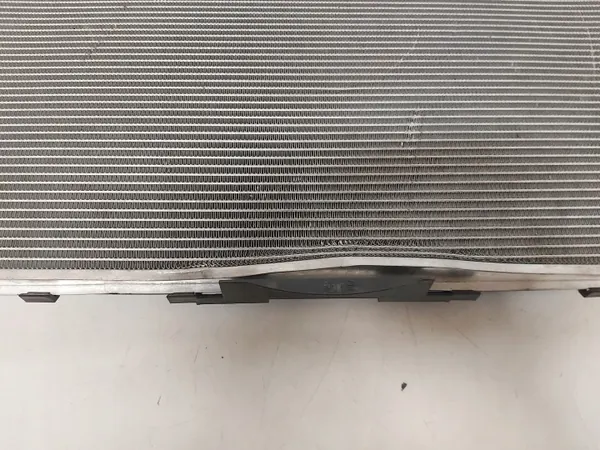 Radiateur d'eau Tesla Model Y/3 OEM 1607811-00-B image 5