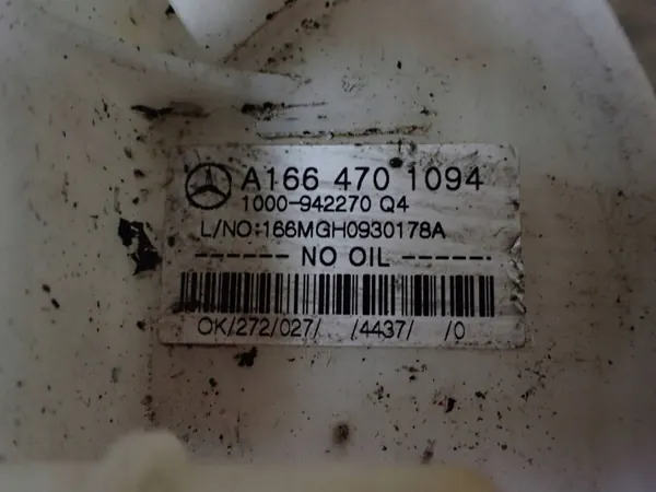 Mercedes-Benz GL X166 Bränslepump OEM A1664701094 image 5