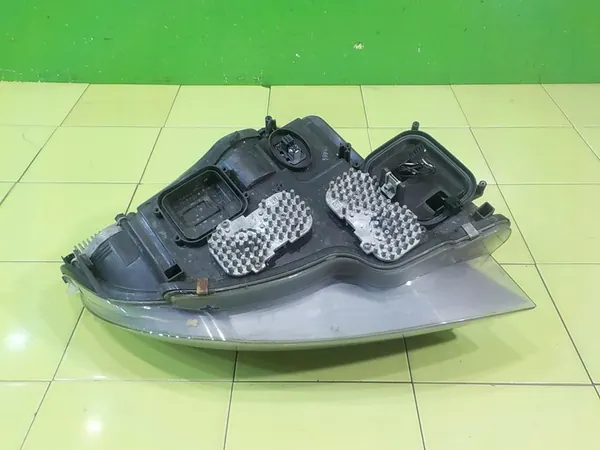 BMW E92 LIFT 2.0D Xenon Vasemman Puolen Ajovalot 7239929 image 5