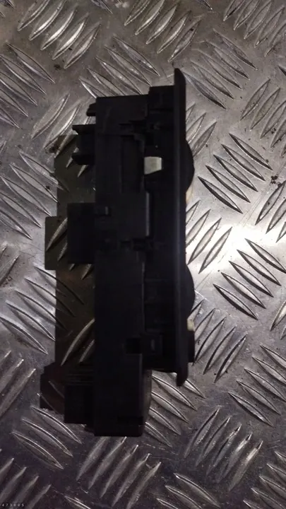 Brytare Ford Fiesta 2013 8a6t14a132cc image 4