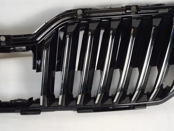 SKODA SUPERB 3 Grill Center Frame 3V0853653B Chrome L&K image 4