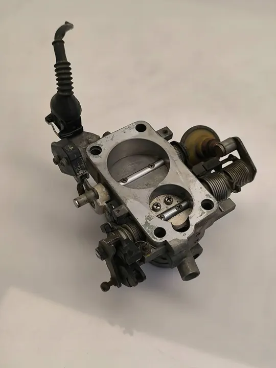 Drosselklappe Audi Coupe 1989 B0009053063A image 4