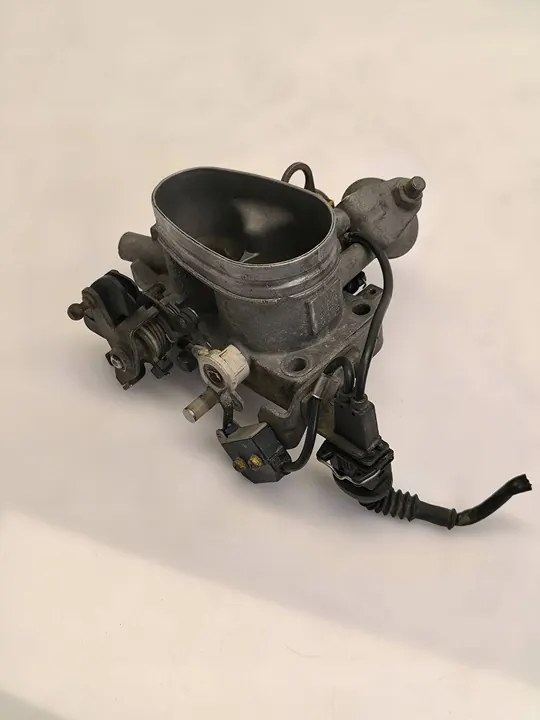 Drosselklappe Audi Coupe 1989 B0009053063A image 8