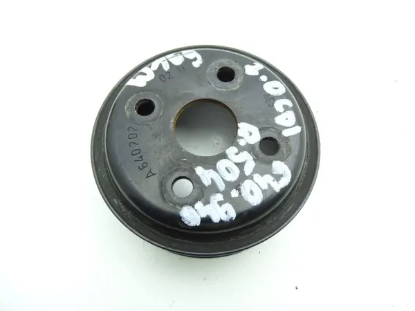 Polea Bomba de Agua Mercedes OEM A6402020211 - Usado image 2