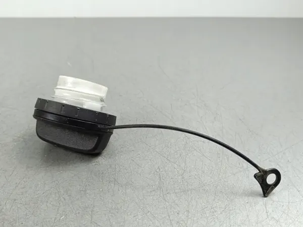 Mazda CX-9 Tankdop OEM FOB56390 - Gebruikt image 3