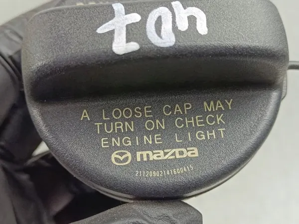 Mazda CX-9 Tankdop OEM FOB56390 - Gebruikt image 4