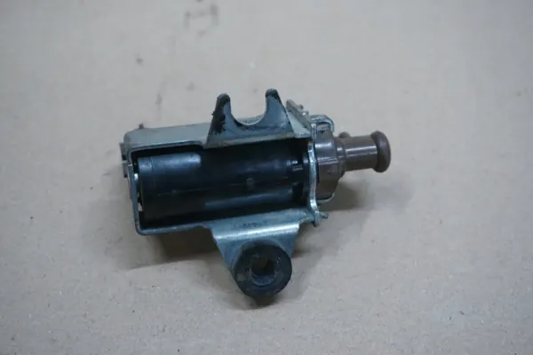 Válvula de vacío Nissan Patrol OEM Y61 3.0 Di image 4