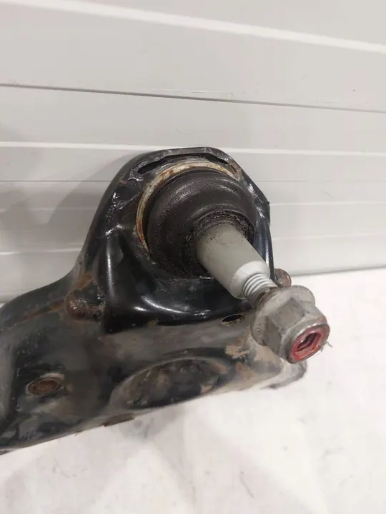 Nedre främre kontrollarm höger Ford Ranger 2019 OEM image 3