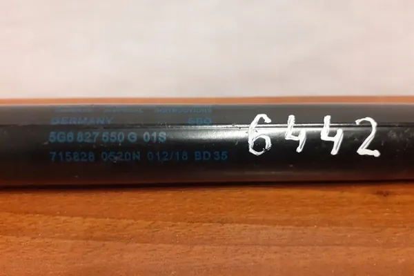 Atuador de porta-malas direito VW GOLF VII 5G6827550G image 4