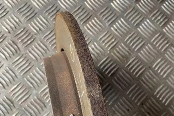 Disco de freio traseiro esquerdo AUDI A4 8E0615601Q image 2