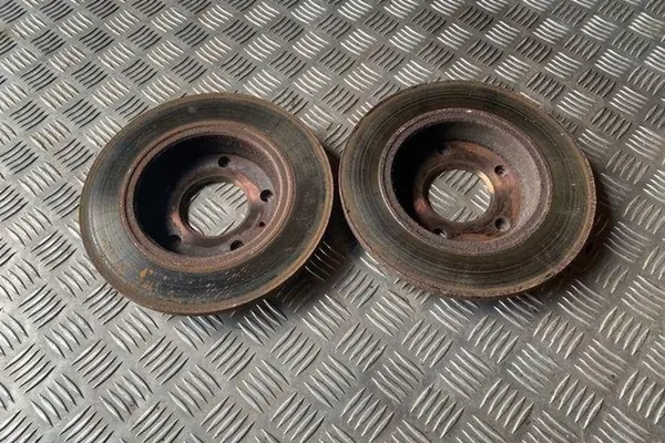 Disco de freio traseiro esquerdo AUDI A4 8E0615601Q image 4