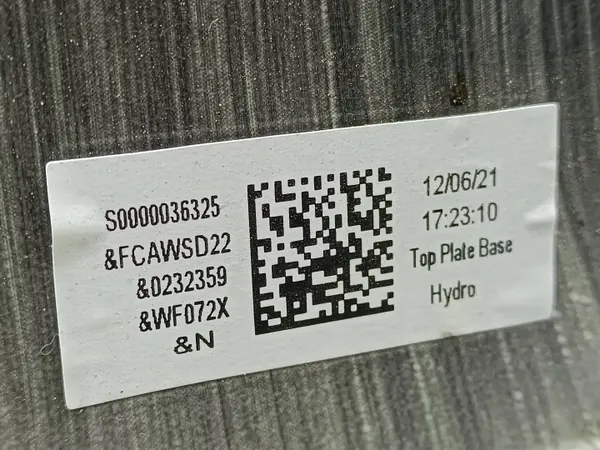 Jeep Grand Wagoneer dryckeshållare OEM S0000036325 image 9