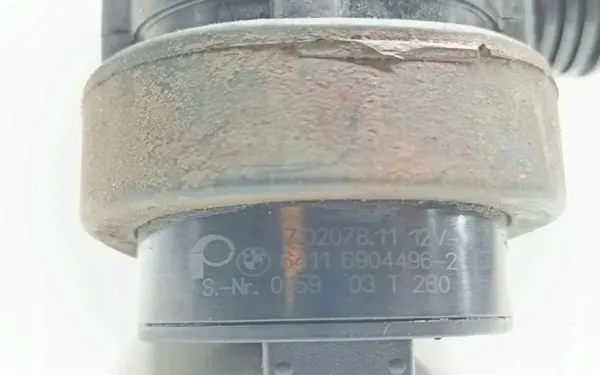BMW OE 6 904 496 Kylvätskepump för X5 E53 4.4L image 3