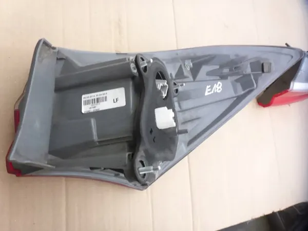 Lámpara Trasera Izquierda Toyota Corolla E16 Sedan 81560-02A80 image 10