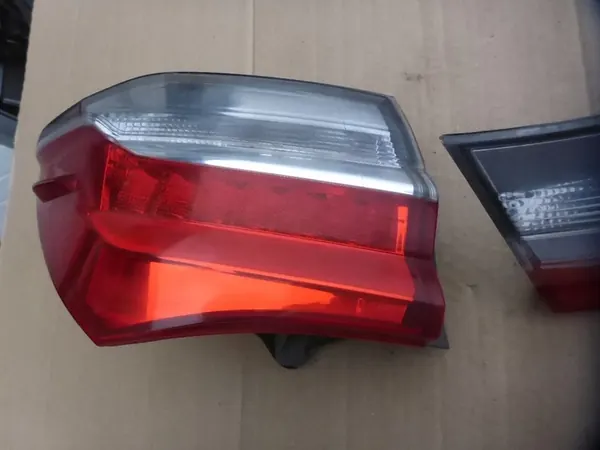 Lámpara Trasera Izquierda Toyota Corolla E16 Sedan 81560-02A80 image 2