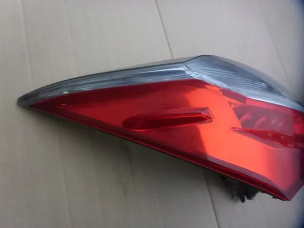 Lámpara Trasera Izquierda Toyota Corolla E16 Sedan 81560-02A80 image 3