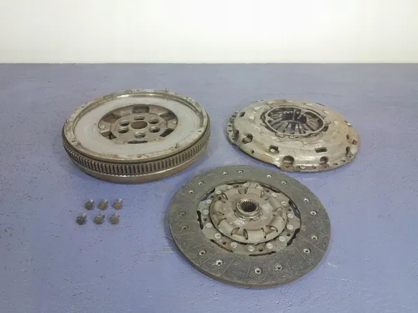 Volante bimassa SKODA SUPERB II 2.0 TDI 03L105266DL image 2