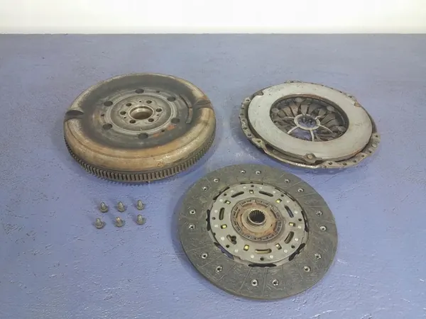 Volante bimassa SKODA SUPERB II 2.0 TDI 03L105266DL image 3