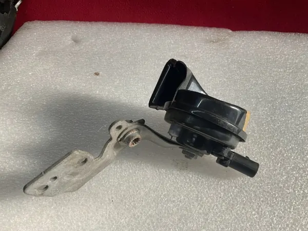 Bocina Porsche OEM 95B951212H - Estado usado image 6