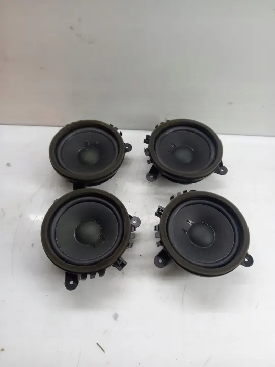 Volvo V40 II 12-19 Kaiuttimet OEM 30657445 image 2