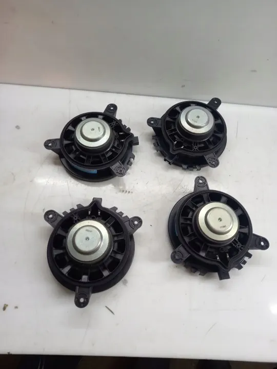 Volvo V40 II 12-19 Kaiuttimet OEM 30657445 image 3