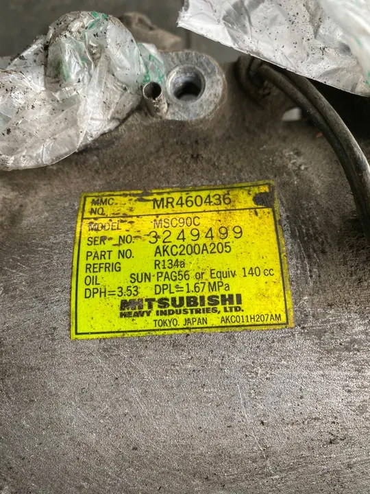 Compresseur de Climatisation Mitsubishi Lancer VII 1.6 MR460436 image 6