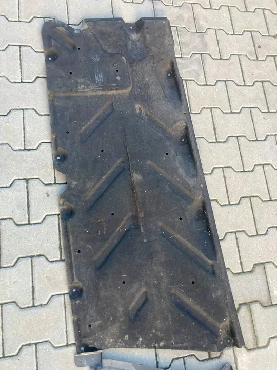 Mercedes GLA W156 Vänster Underredsskydd A2466840100 image 3