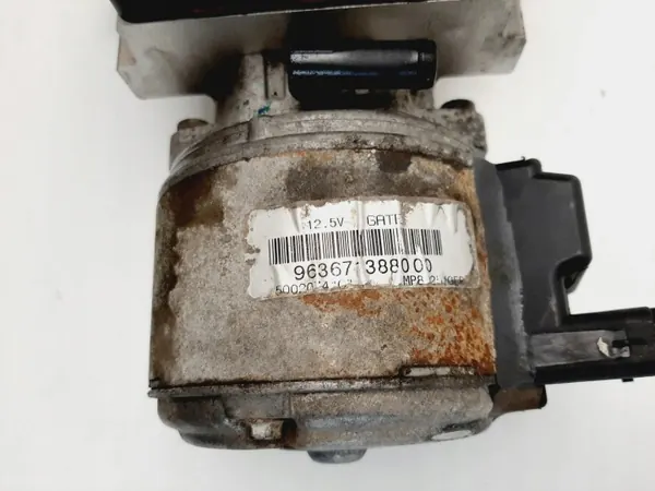 Citroen C5 Ophangingcompressor OEM 96367388000 image 6