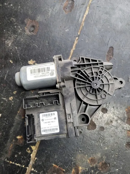 Raambediening rechts voor OEM 1K0959792J Skoda Octavia II image 2