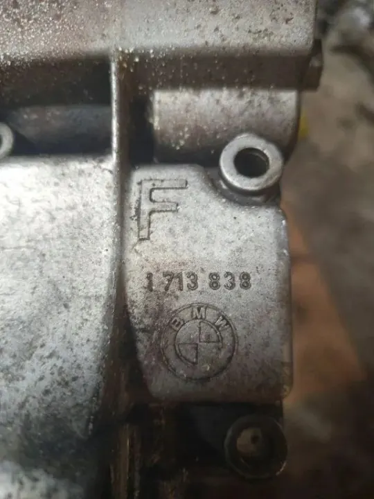 BMW Ölfiltergehäuse OEM 11421713838 mit Filter image 4