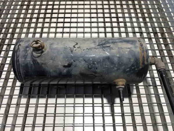 DAF XF Luchttank OEM 1999919 - Gebruikte staat image 4