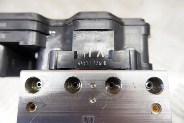 Toyota ABS-pump OEM 11304041340 - Begagnad image 7