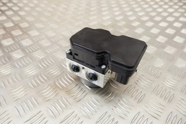 Toyota ABS-pump OEM 11304041340 - Begagnad image 9
