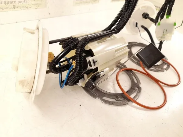 Brandstofpomp Mercedes E-Class W212 A2124703594 image 8