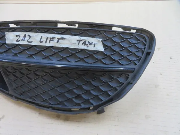 MERCEDES W212 GRILLE DE PARACHOC AVANT DROITE A2128852022 image 3