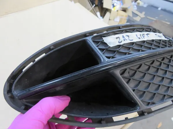 MERCEDES W212 GRILLE DE PARACHOC AVANT DROITE A2128852022 image 5