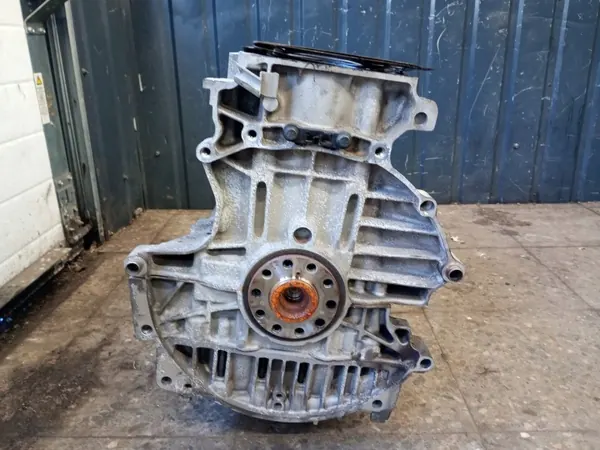 Volvo D5 Moottorilohko OEM - Kampiakseli & Männät image 10