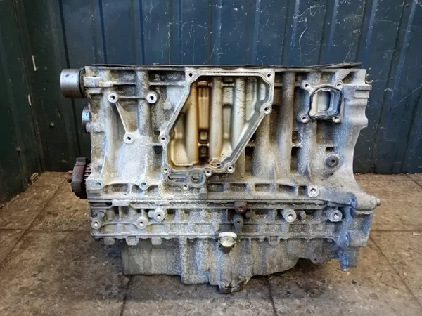 Volvo D5 Moottorilohko OEM - Kampiakseli & Männät image 9