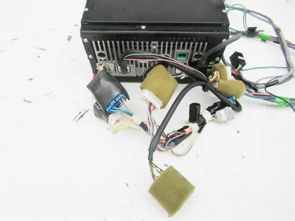 Toyota Yaris Navigationsradio OEM 12438324379 image 6