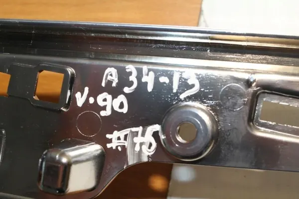 Volvo V90 II kojelautapeite OEM 31403975 Käytetty image 5