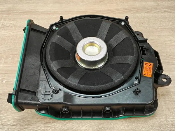Haut-parleur grave gauche OEM 2622471 pour BMW Série 8 image 2