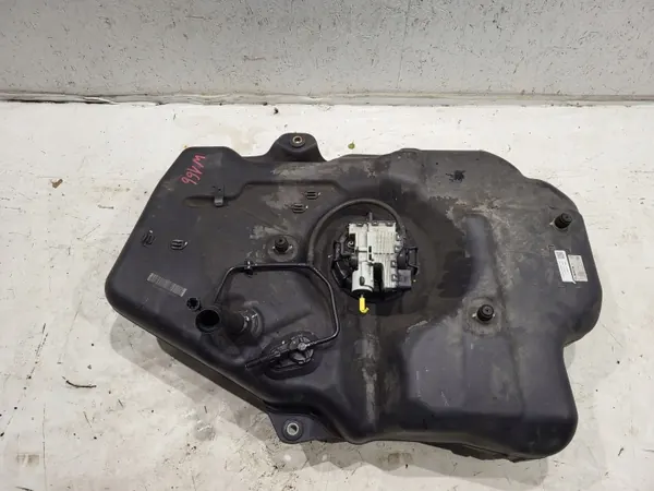 Réservoir AdBlue d'occasion OEM A1664701201 Mercedes GLE image 2