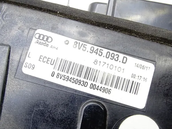 Luz trasera LED izquierda Audi A3 8V Lift 8V5945093D image 7