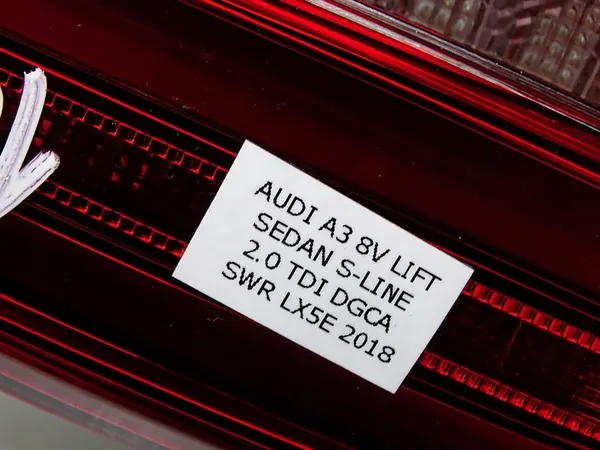 Luz trasera LED izquierda Audi A3 8V Lift 8V5945093D image 8