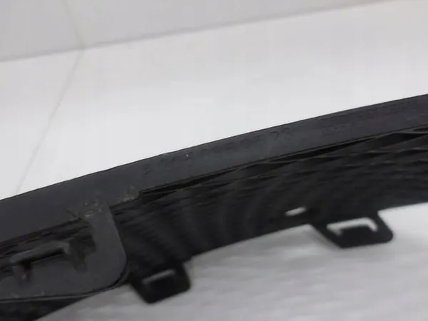 Grille de pare-chocs avant gauche Mercedes W205 image 3