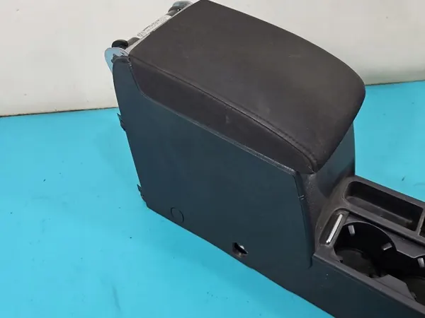 Tunnel armsteun OEM 5N0971641 voor VW Tiguan I 07-11 image 10